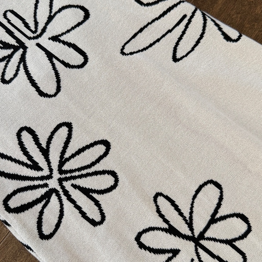 Cream midi Dress with Black Floral Design - Picture 6 of 8